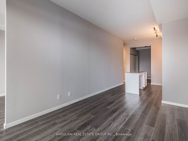 204 - 7 Smith Cres