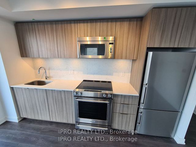 1102 - 30 Samuel Wood Way
