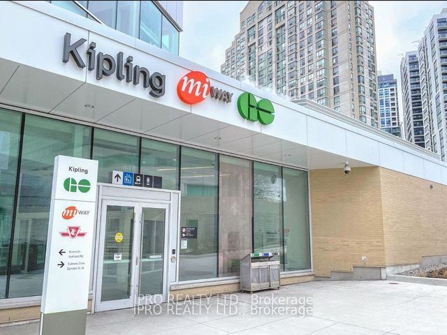 1102 - 30 Samuel Wood Way