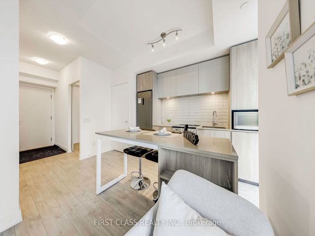 2807 - 70 Annie Craig Dr S