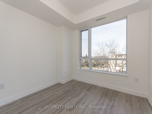 320 - 2800 Keele St
