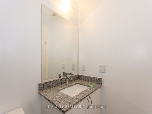 320 - 2800 Keele St