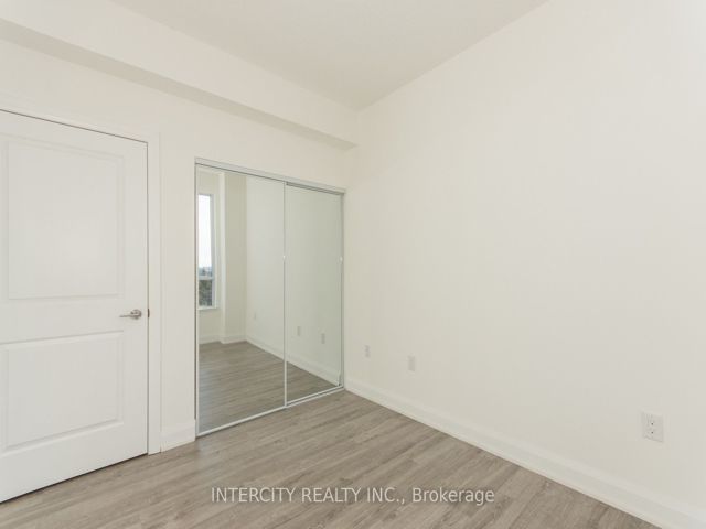 320 - 2800 Keele St