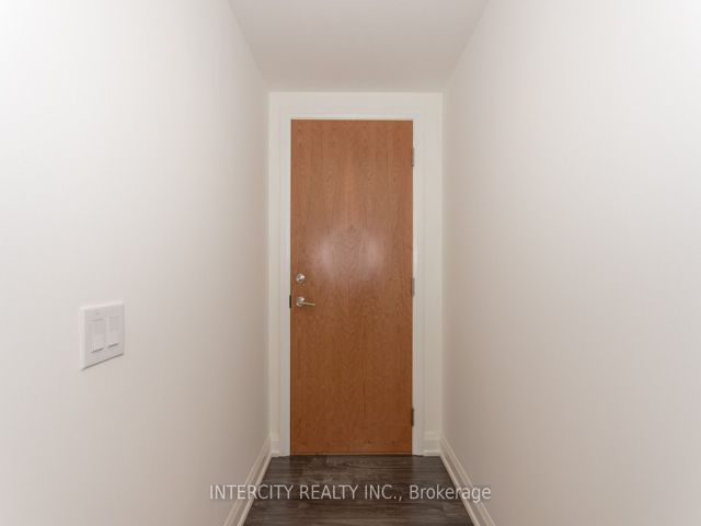 320 - 2800 Keele St