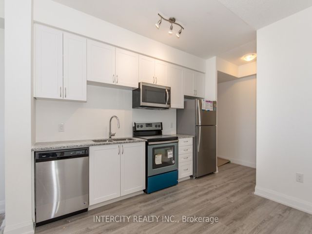 320 - 2800 Keele St