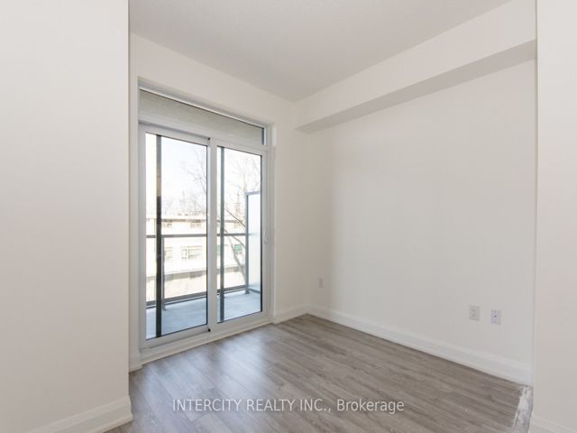320 - 2800 Keele St