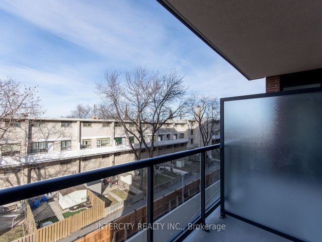 320 - 2800 Keele St