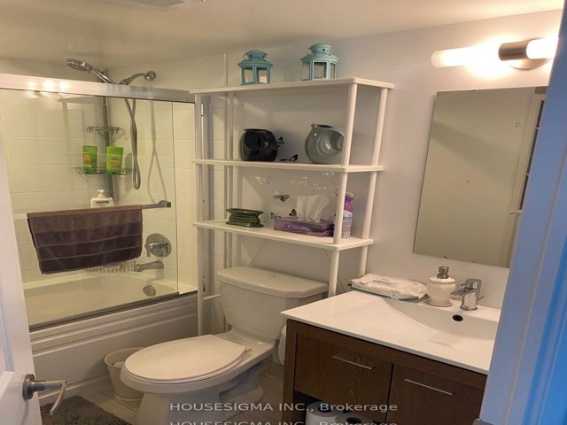320 - 80 Esther Lorrie Dr