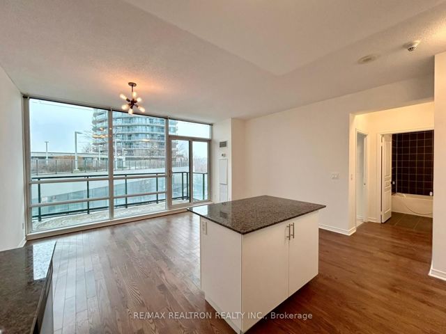 301 - 2230 Lake Shore Blvd W
