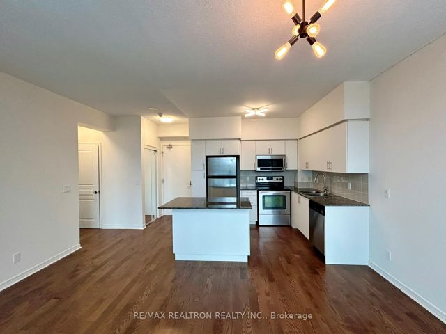 301 - 2230 Lake Shore Blvd W