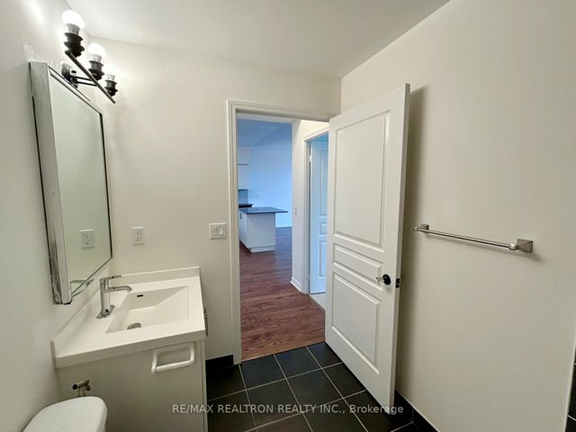 301 - 2230 Lake Shore Blvd W