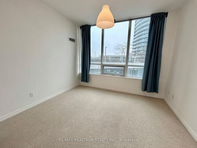 301 - 2230 Lake Shore Blvd W