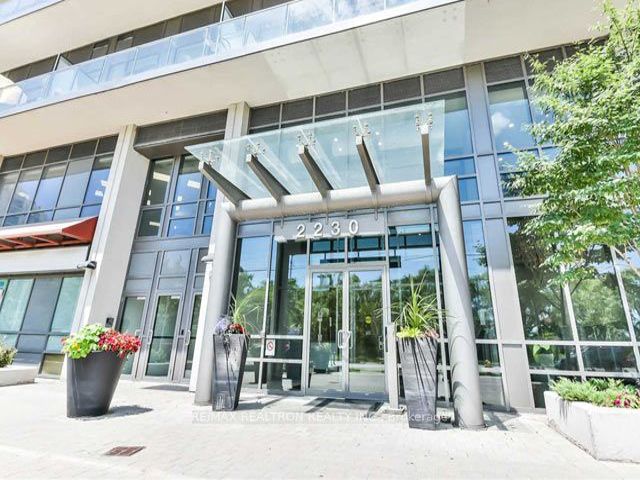 301 - 2230 Lake Shore Blvd W