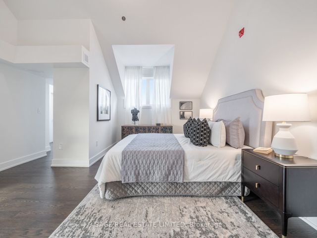 102 - 1183 Dufferin St