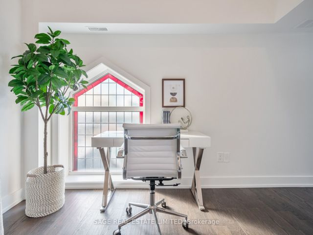102 - 1183 Dufferin St