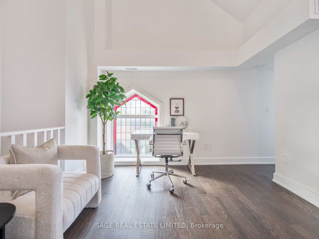 102 - 1183 Dufferin St