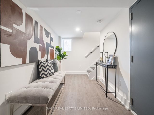 102 - 1183 Dufferin St