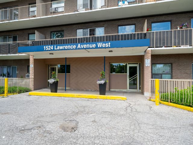 112 - 1524 Lawrence Ave