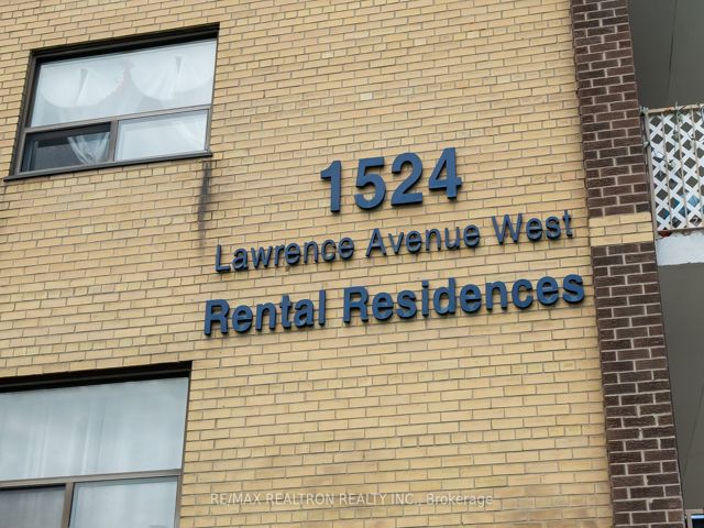 112 - 1524 Lawrence Ave