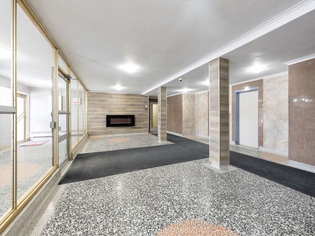 112 - 1524 Lawrence Ave