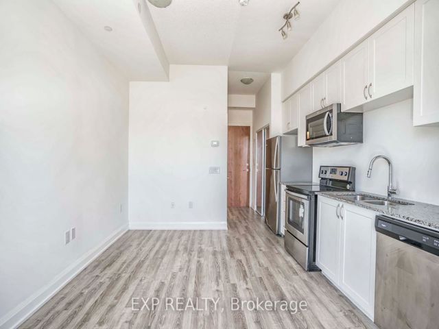 605 - 2800 Keele St