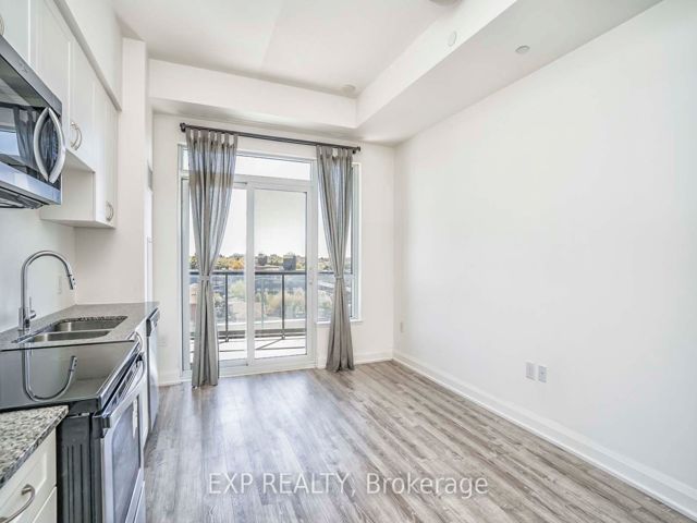 605 - 2800 Keele St