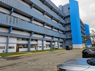 # 811 - 4673 Jane St