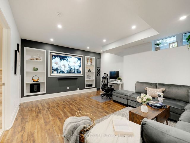 24 - 18 Applewood Lane