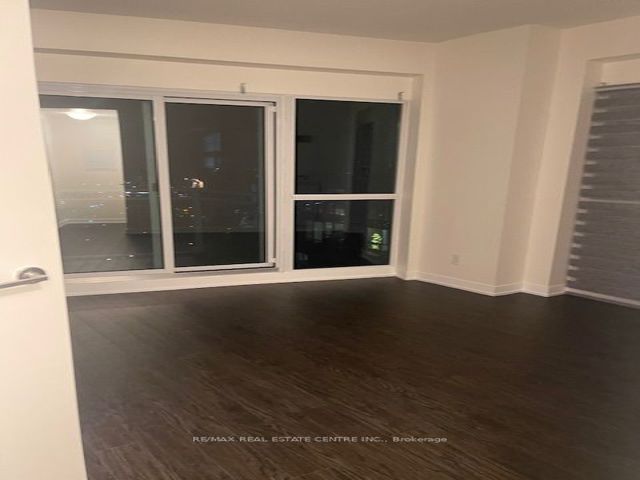 2330 - 165 Legion Rd N