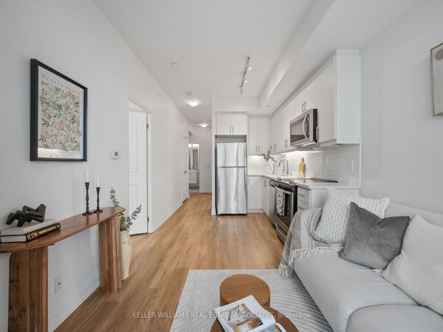 1608 - 17 Zorra St