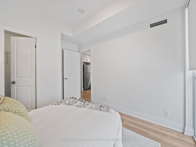 1608 - 17 Zorra St