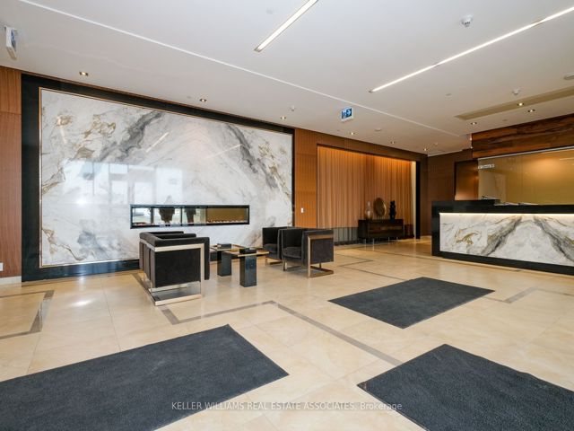 1608 - 17 Zorra St
