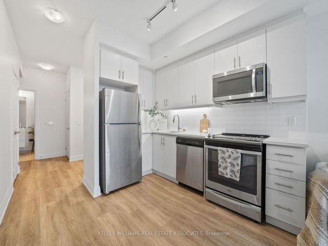 1608 - 17 Zorra St