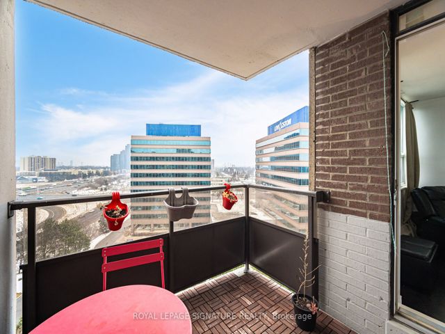 1212 - 451 The West Mall Dr