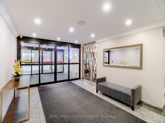 1212 - 451 The West Mall Dr