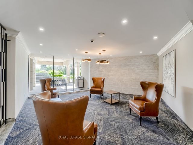 1212 - 451 The West Mall Dr