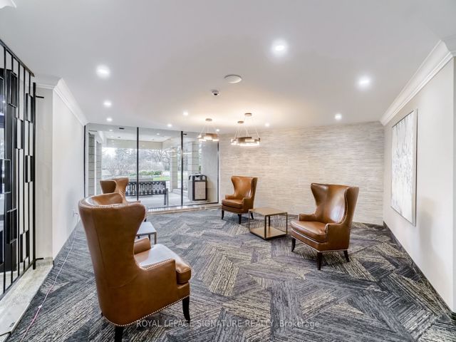 1212 - 451 The West Mall Dr