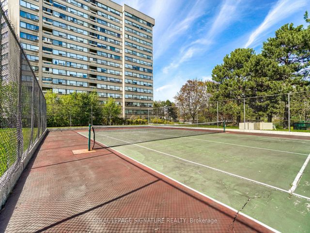 1212 - 451 The West Mall Dr