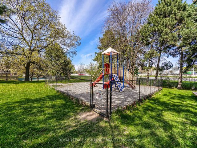 1212 - 451 The West Mall Dr