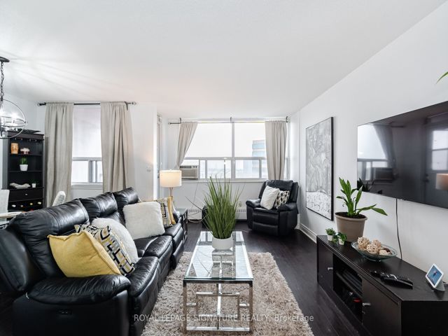 1212 - 451 The West Mall Dr