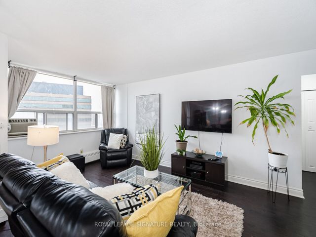 1212 - 451 The West Mall Dr