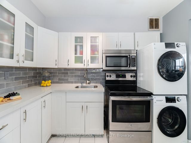 1212 - 451 The West Mall Dr