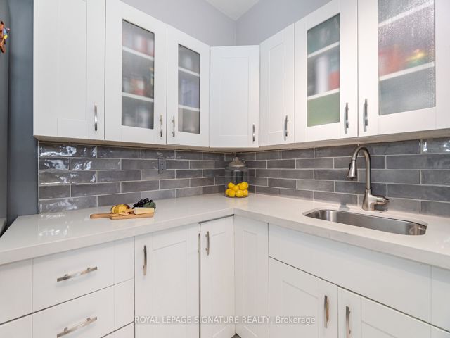 1212 - 451 The West Mall Dr