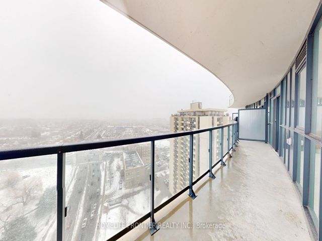 2004 - 1461 Lawrence Ave W