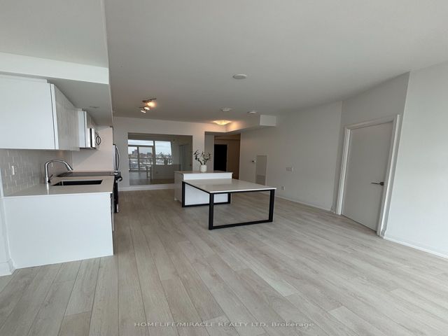 1808 - 1461 Lawrence Ave W