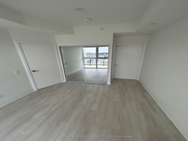 1808 - 1461 Lawrence Ave W