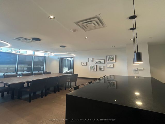 1808 - 1461 Lawrence Ave W