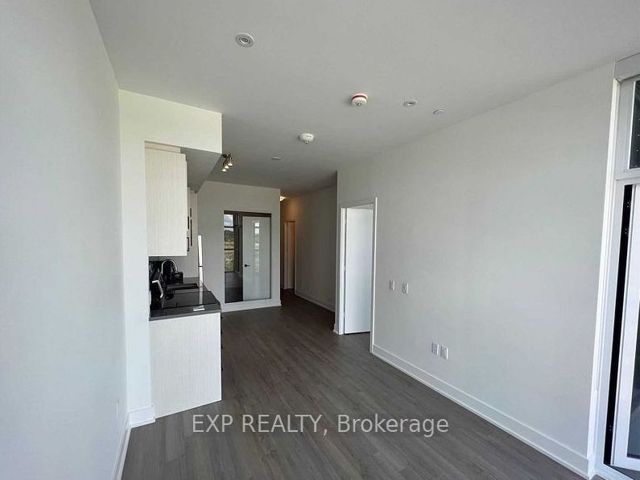 305 - 60 George Butchart Dr