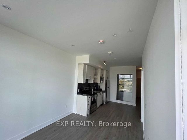 305 - 60 George Butchart Dr