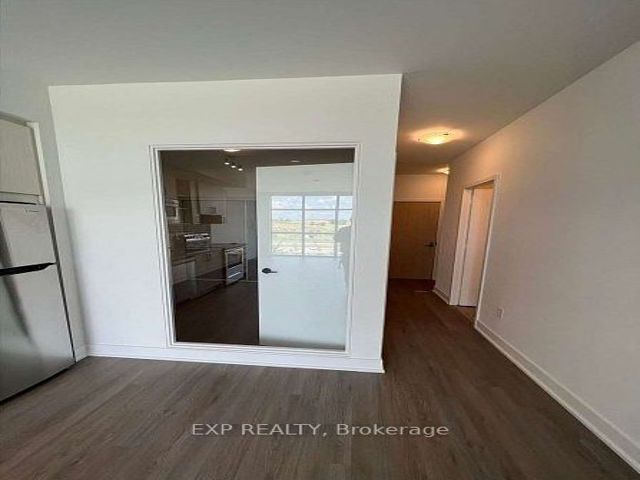 305 - 60 George Butchart Dr